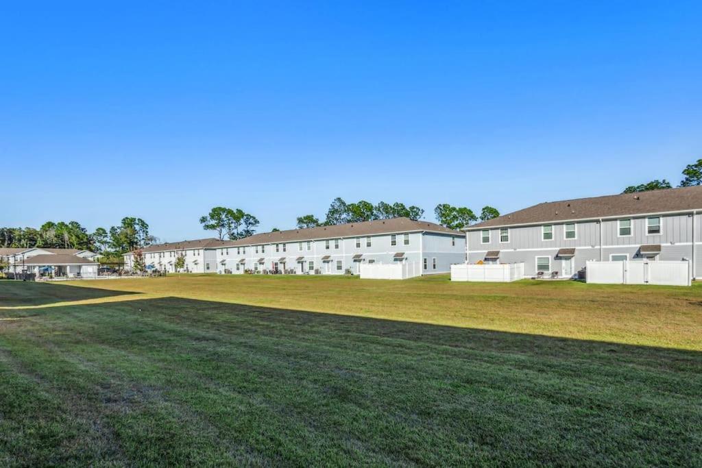 Luxury Townhome Near Downtown And