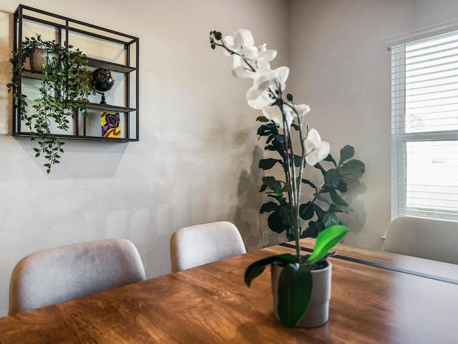 Apartment Luxury Townhome Near Downtown And Pensacola