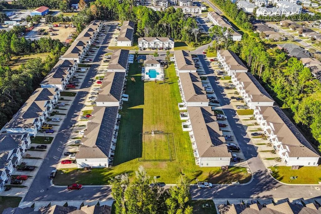 Luxury Townhome Near Downtown And * Pensacola