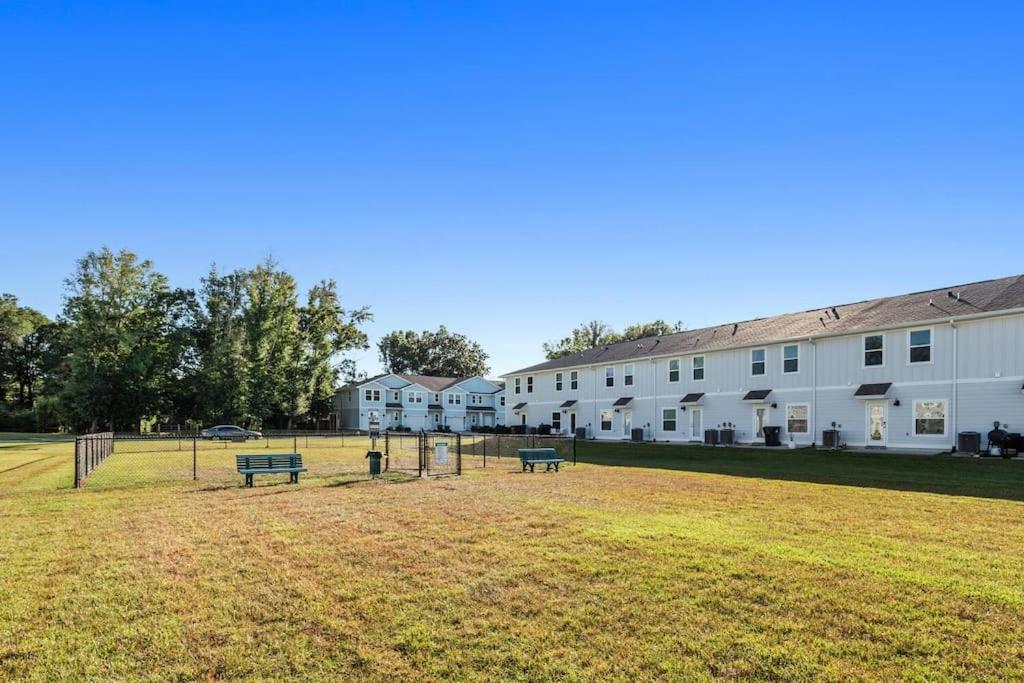 Luxury Townhome Near Downtown And Apartment *