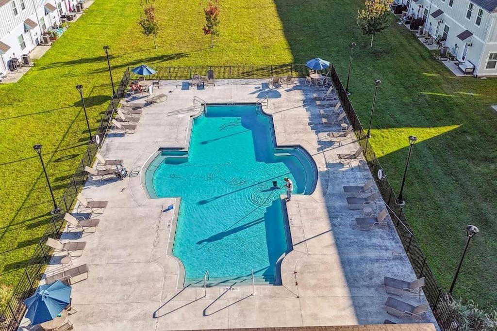 Apartment Luxury Townhome Near Downtown And *